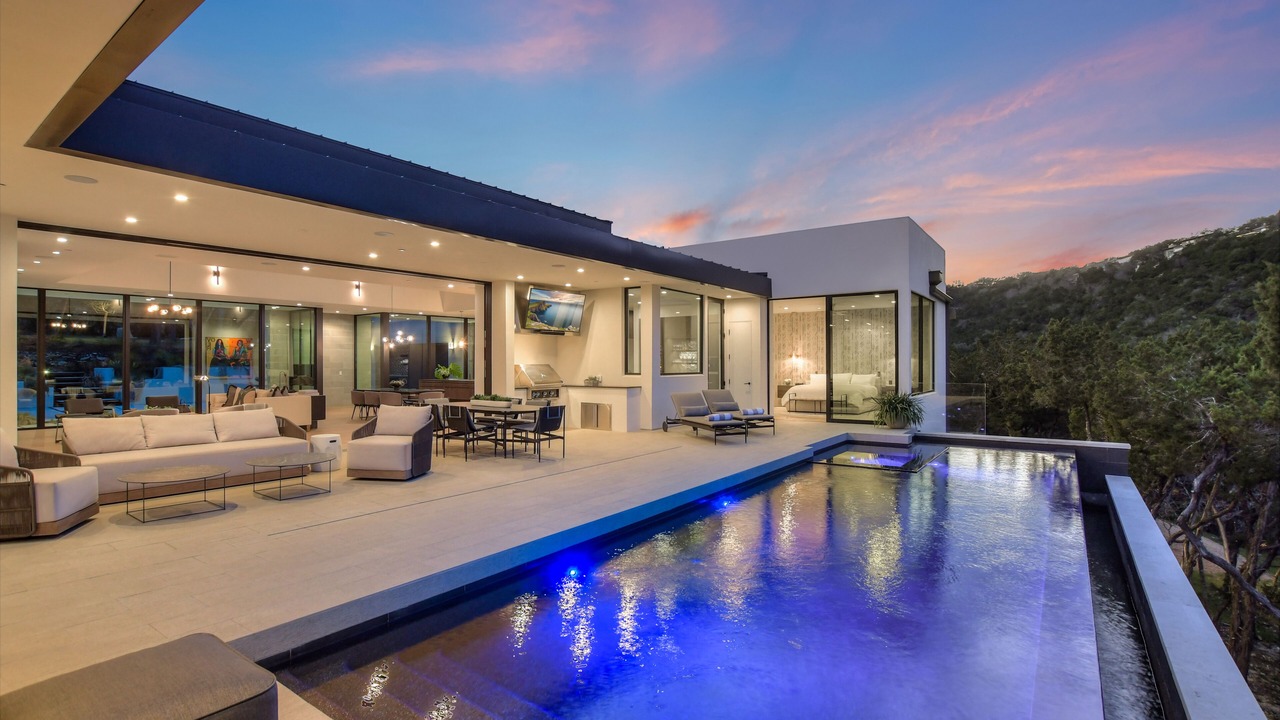 Photo of Outdoor in West Lake Hills