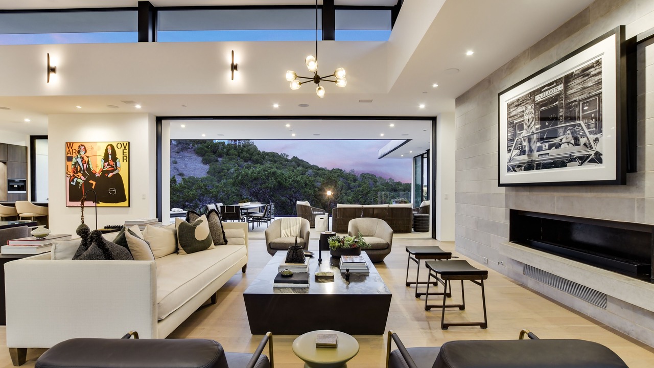Photo of Bedroom in West Lake Hills