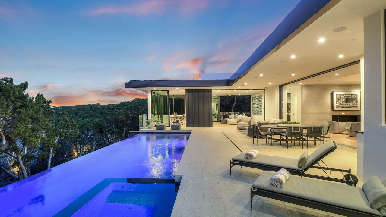 Photo of Outdoor in West Lake Hills