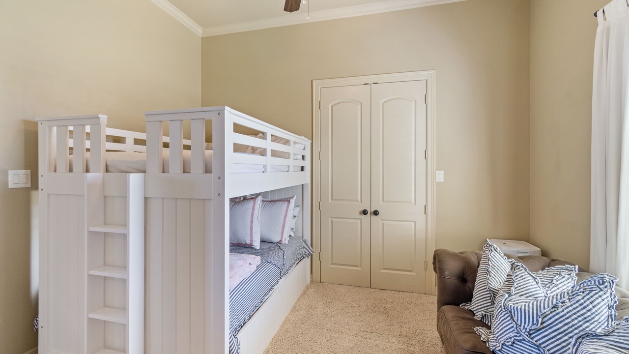 Photo of Bedroom in Tool