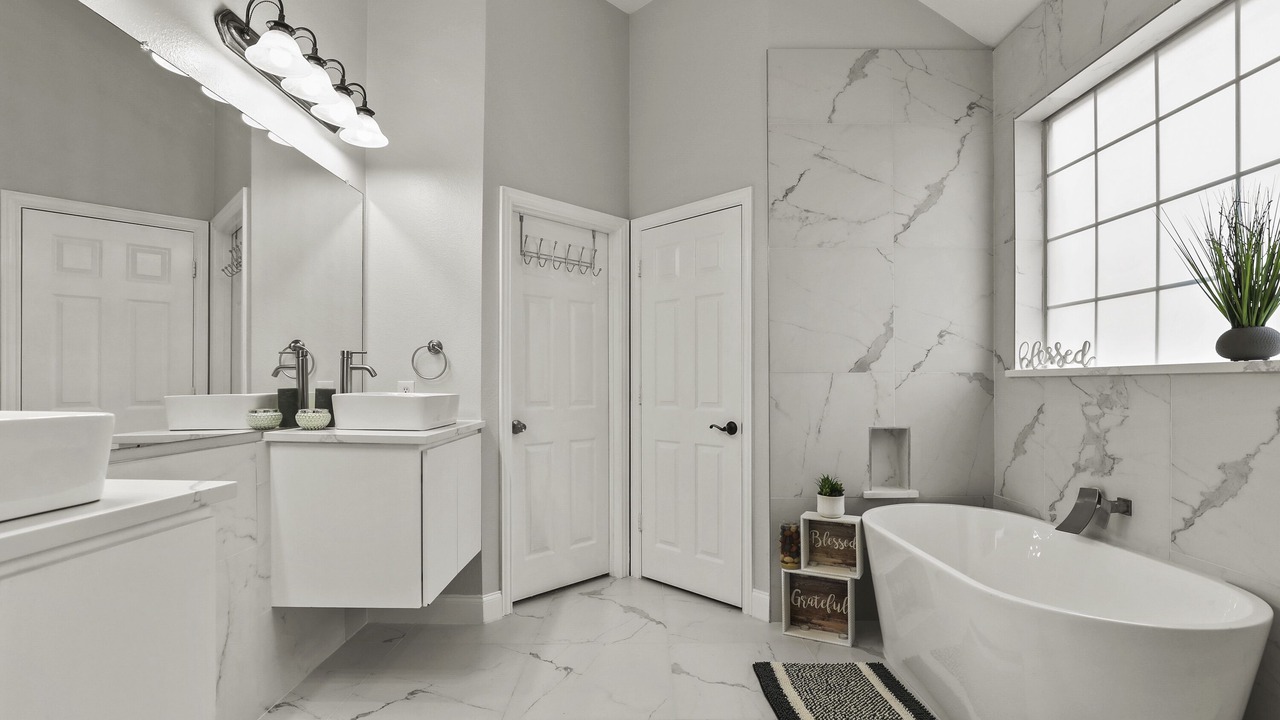 Photo of Bathroom in The Colony