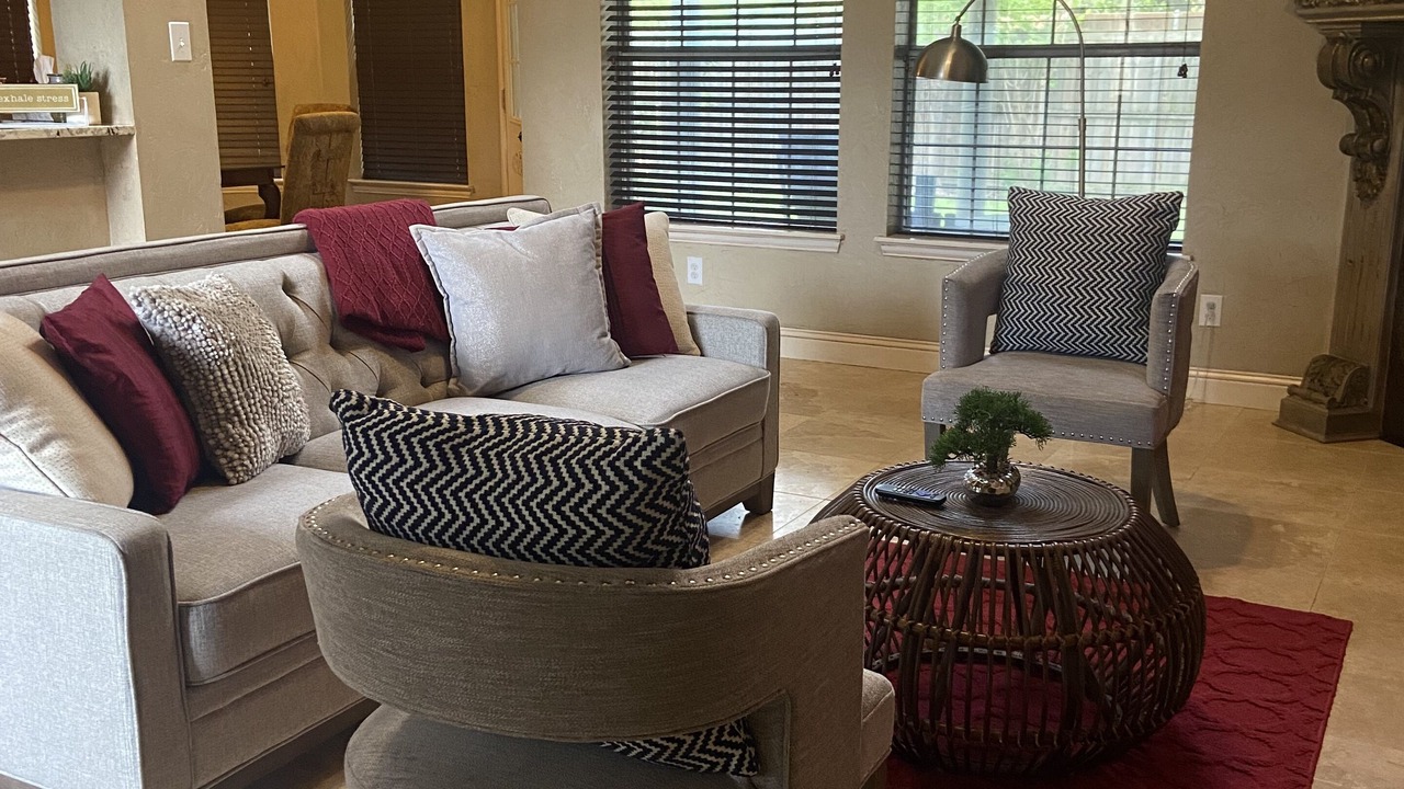 Photo of Livingroom in The Colony