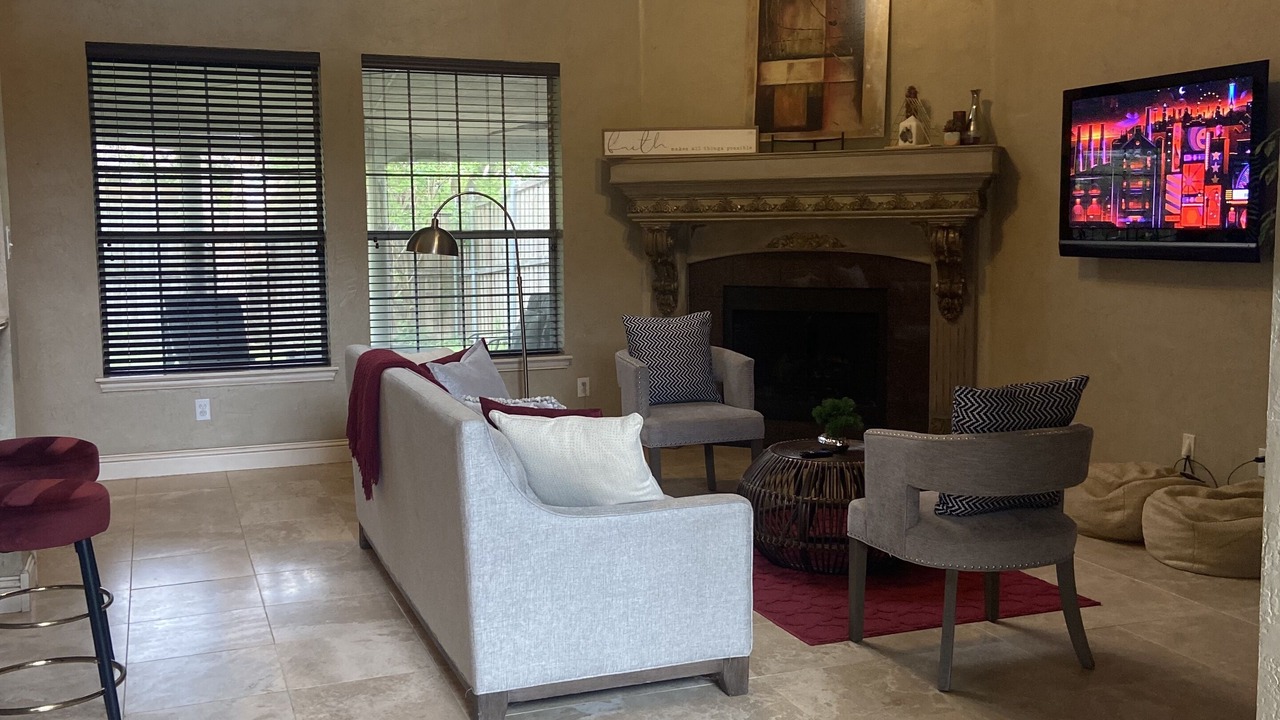 Photo of Livingroom in The Colony