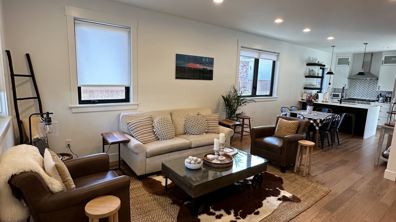 Photo of Livingroom in University District