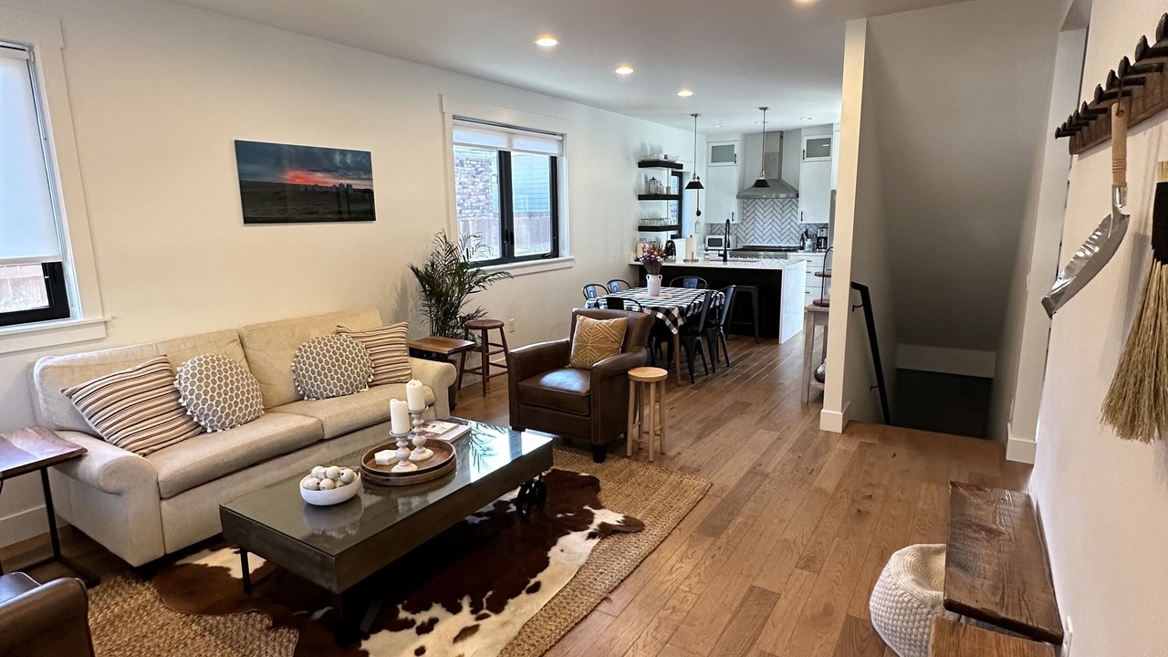 Photo of Livingroom in University District