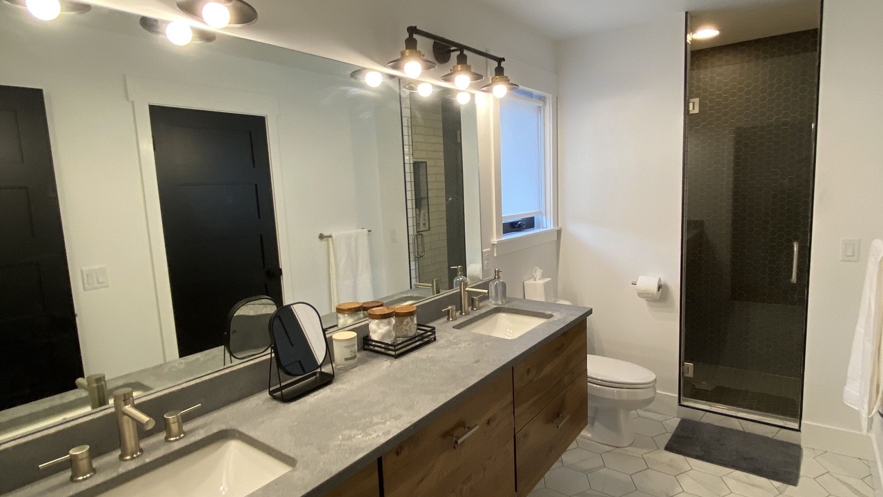 Photo of Bathroom in University District