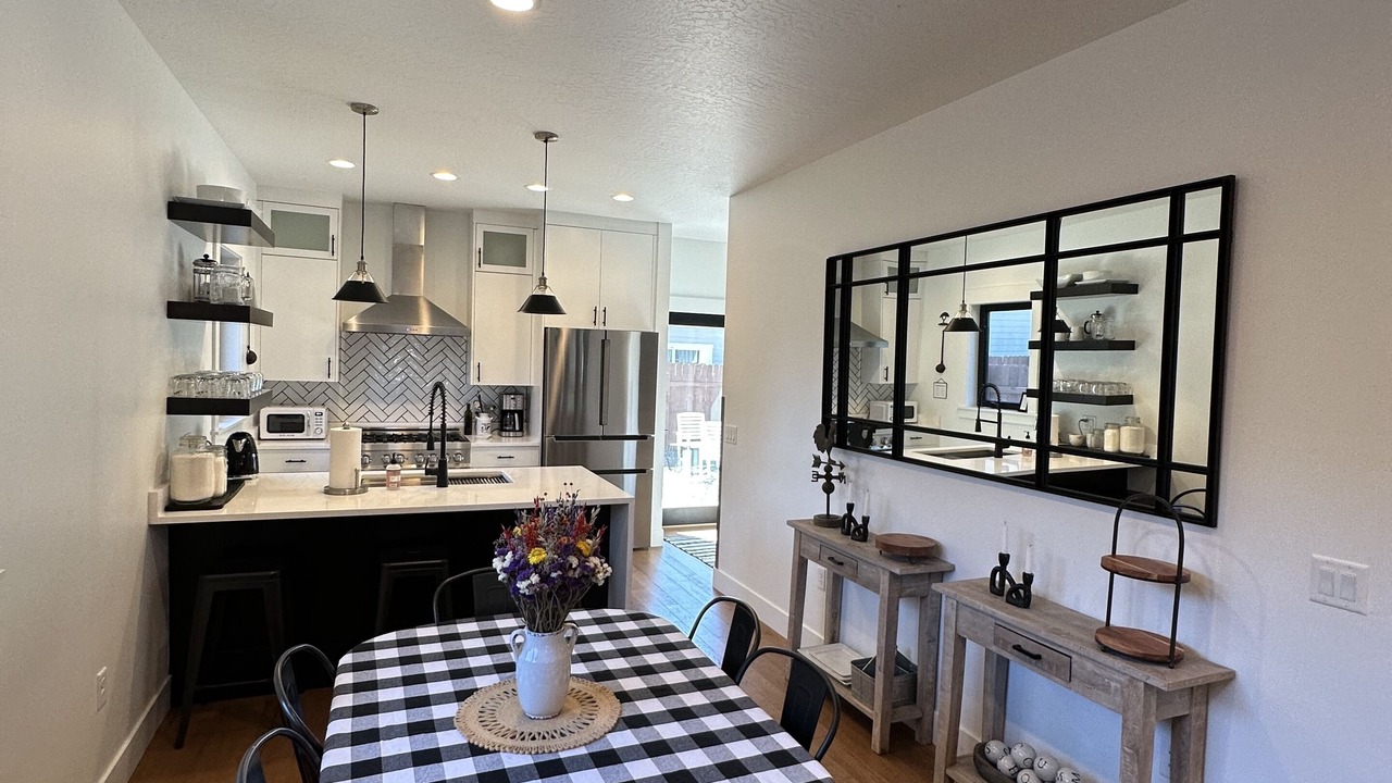 Photo of Others in University District