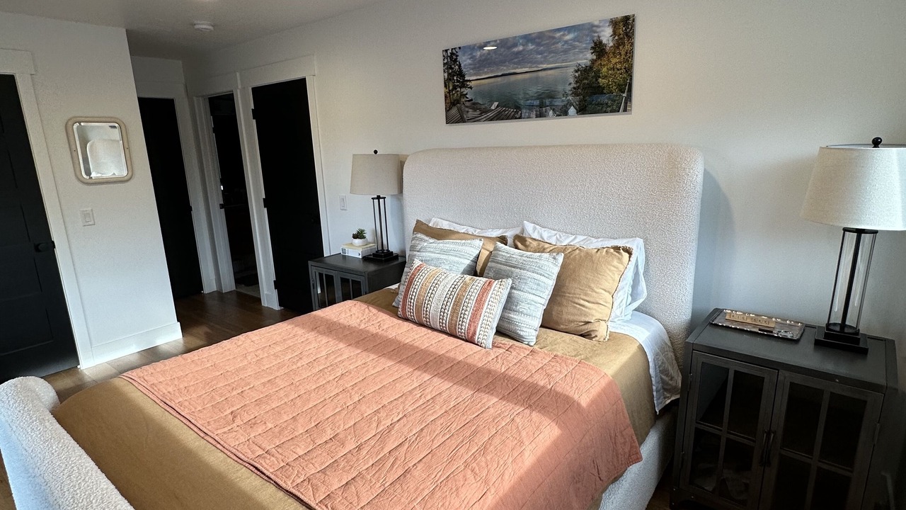 Photo of Bedroom in University District