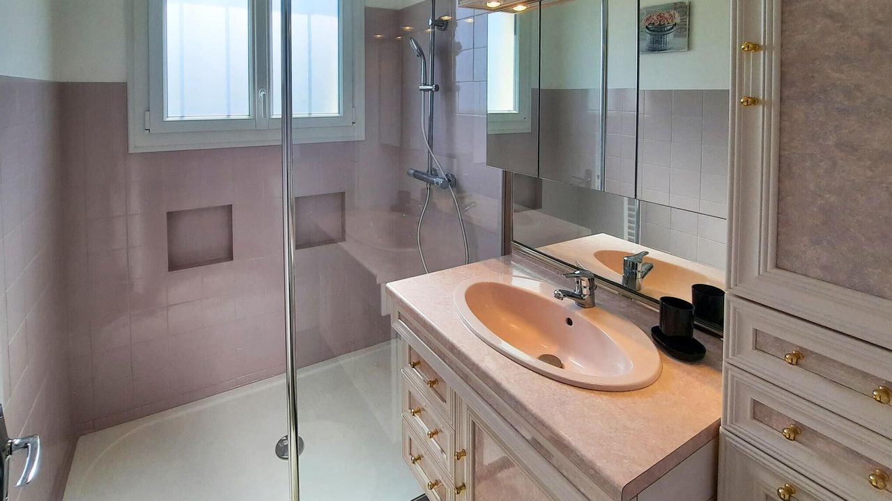 Photo of Bathroom in Allaire