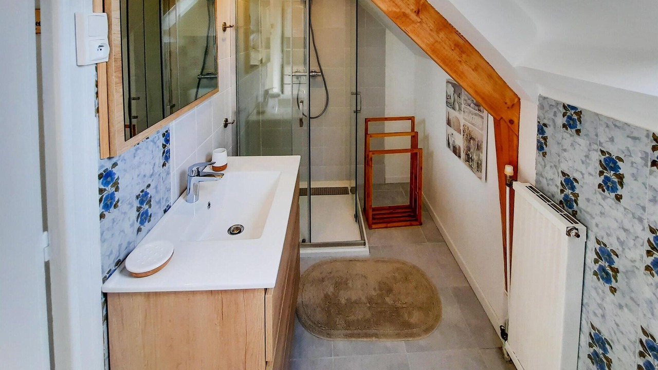 Photo of Bathroom in Allaire