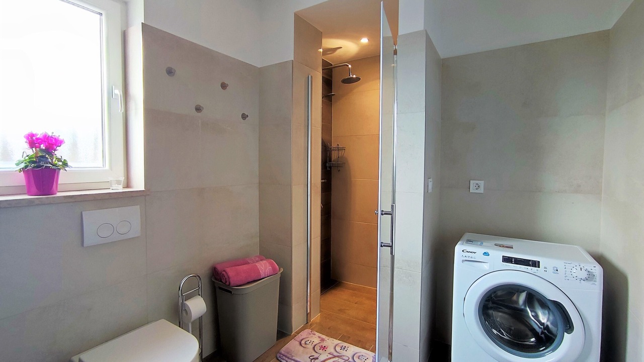 Photo of Bathroom in Bakar