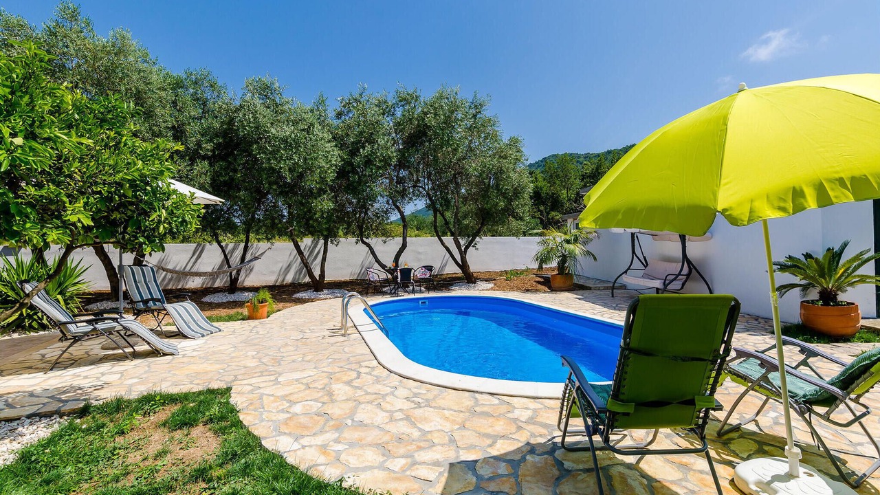 Photo of Outdoor in Broce