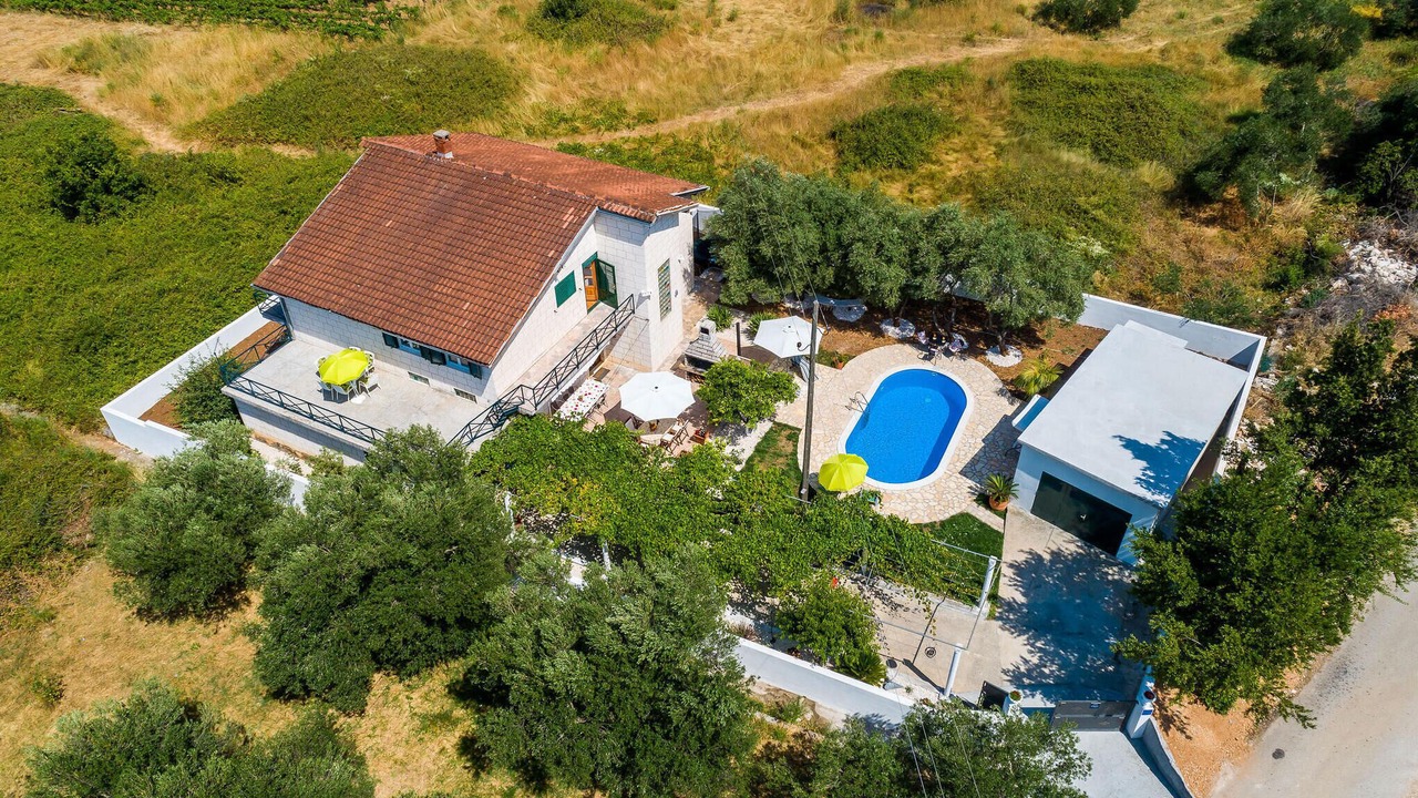 Photo of Outdoor in Broce