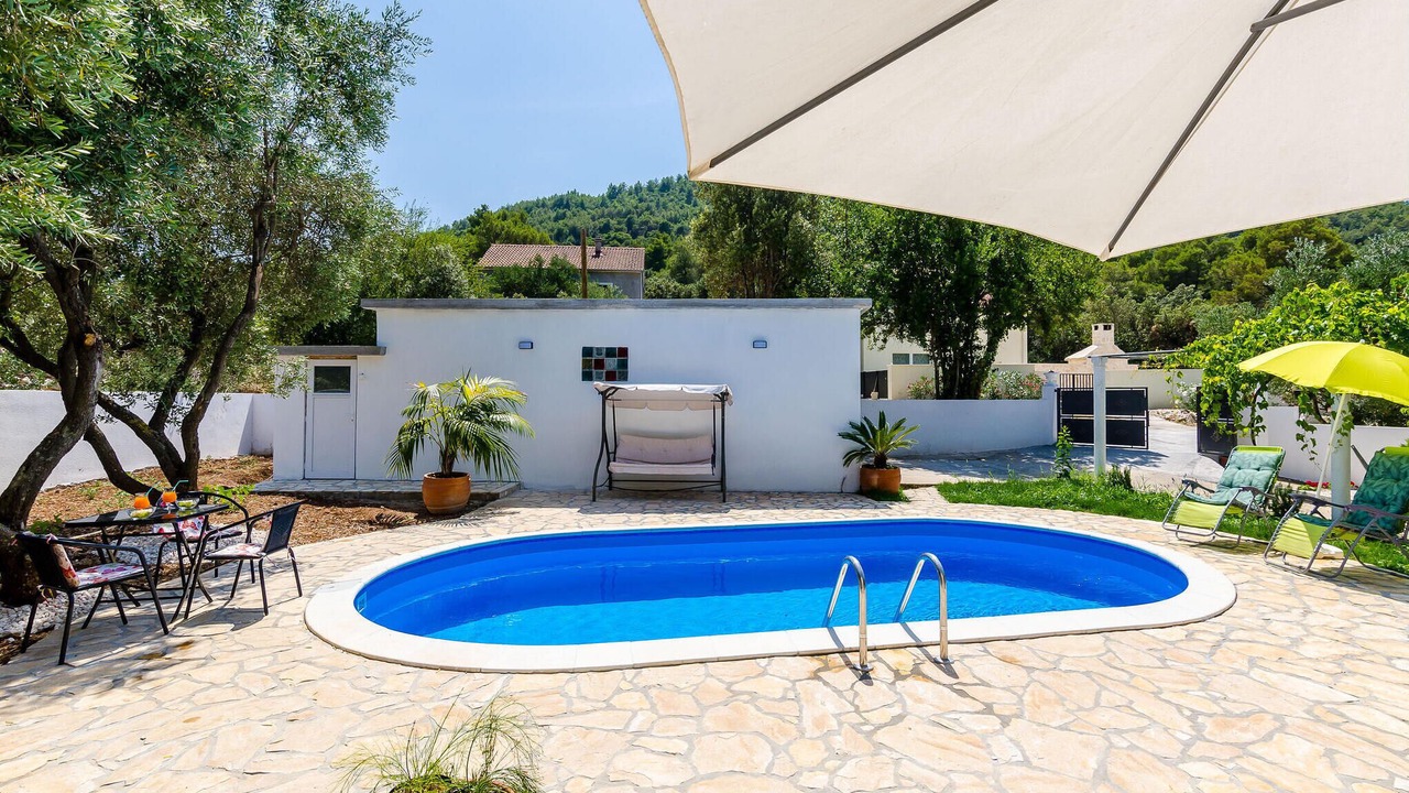 Photo of Outdoor in Broce