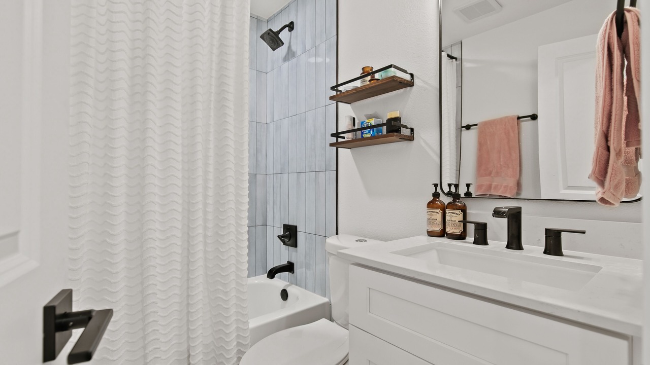 Photo of Bathroom in Tanglewood Forest