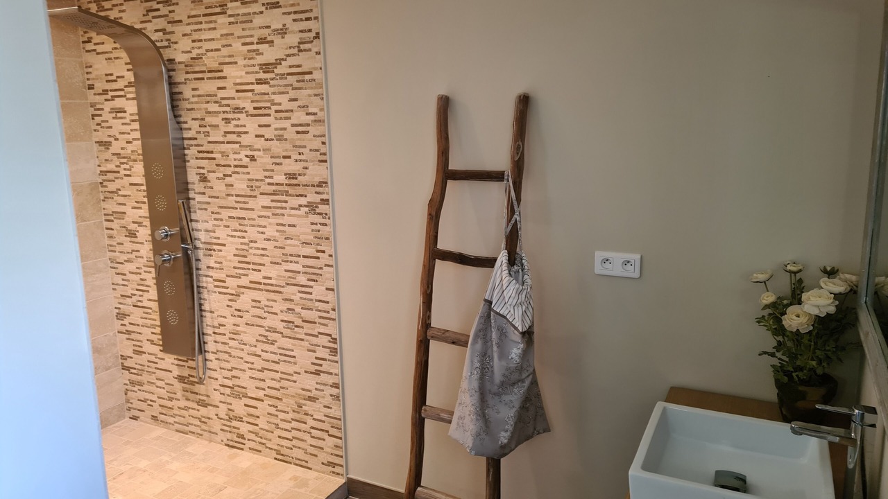 Photo of Bathroom in Coquainvilliers