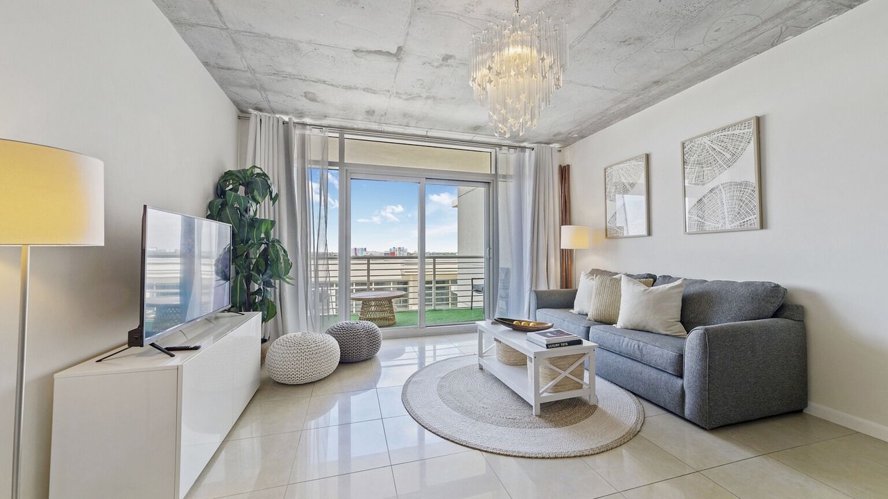 Photo of Livingroom in Midtown