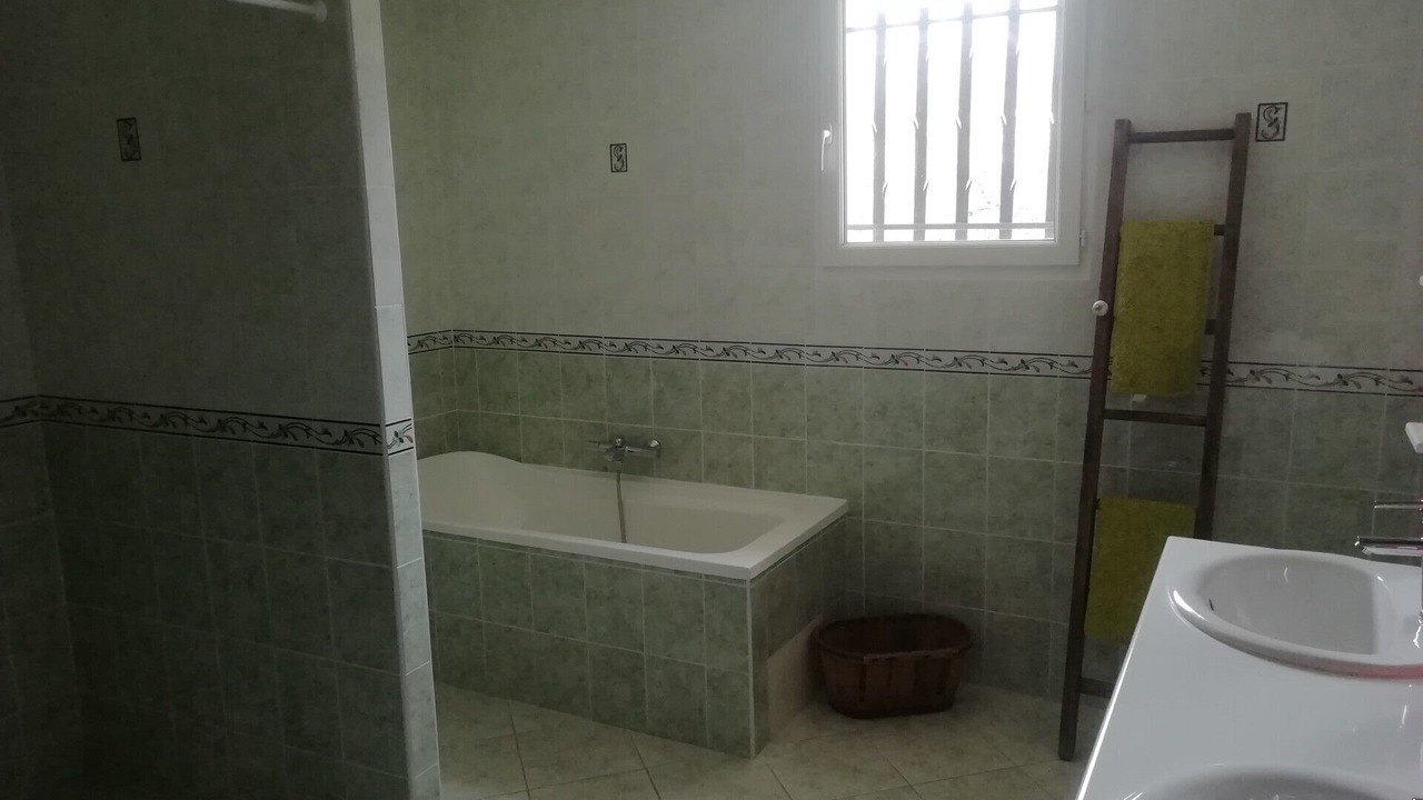 Photo of Bathroom in Saint-Jean-de-Maruejols-et-Avejan
