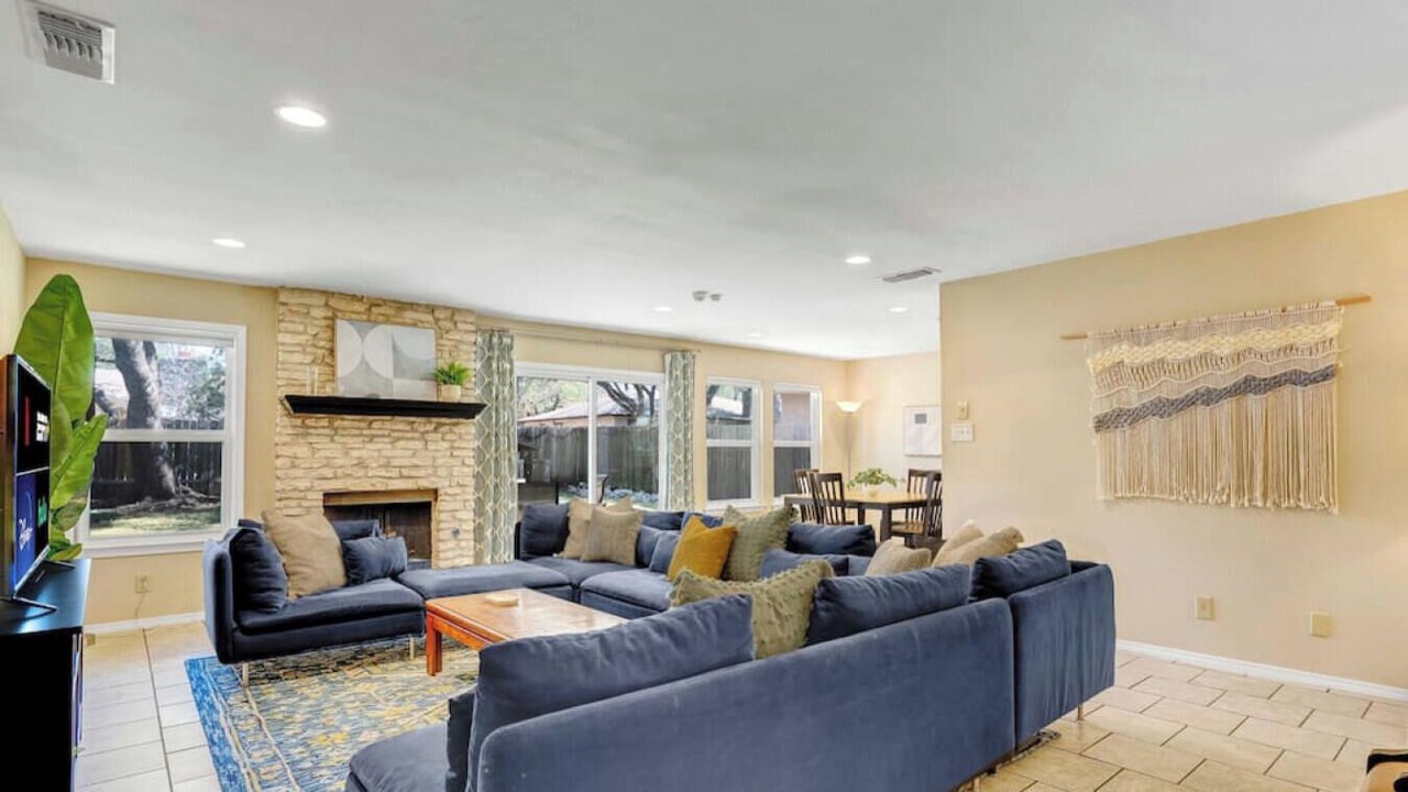 Photo of Livingroom in Barrington Oaks