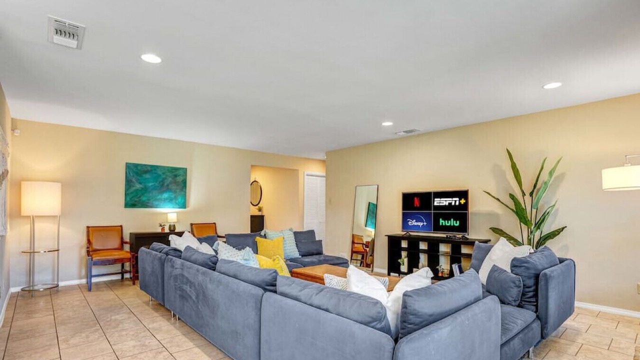 Photo of Livingroom in Barrington Oaks
