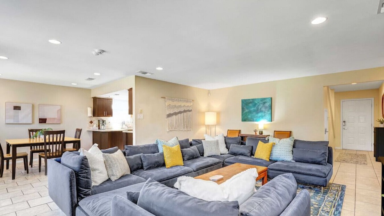 Photo of Livingroom in Barrington Oaks