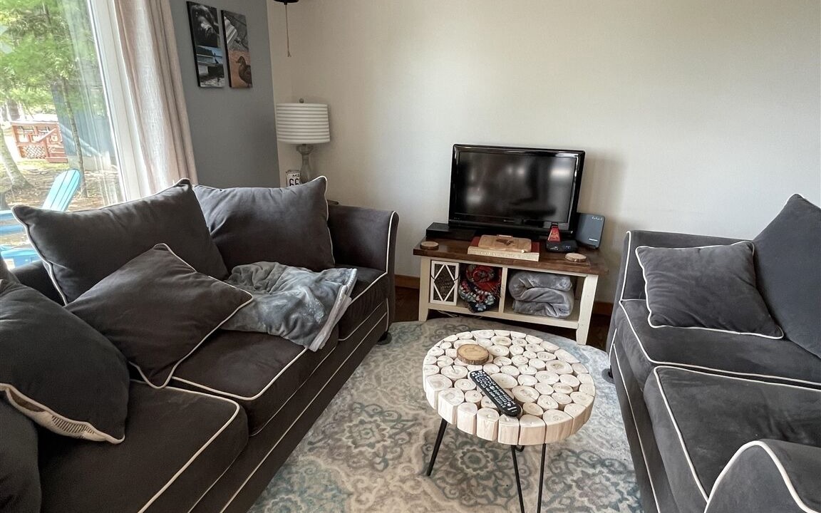 Photo of Livingroom in Thompson's Point