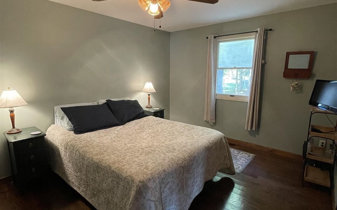 Photo of Bedroom in Thompson's Point