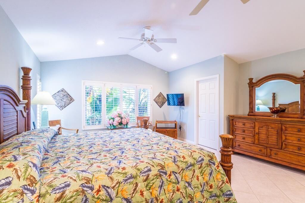 Photo of Others in Coury