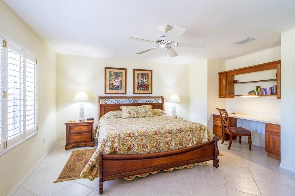 Photo of Others in Coury