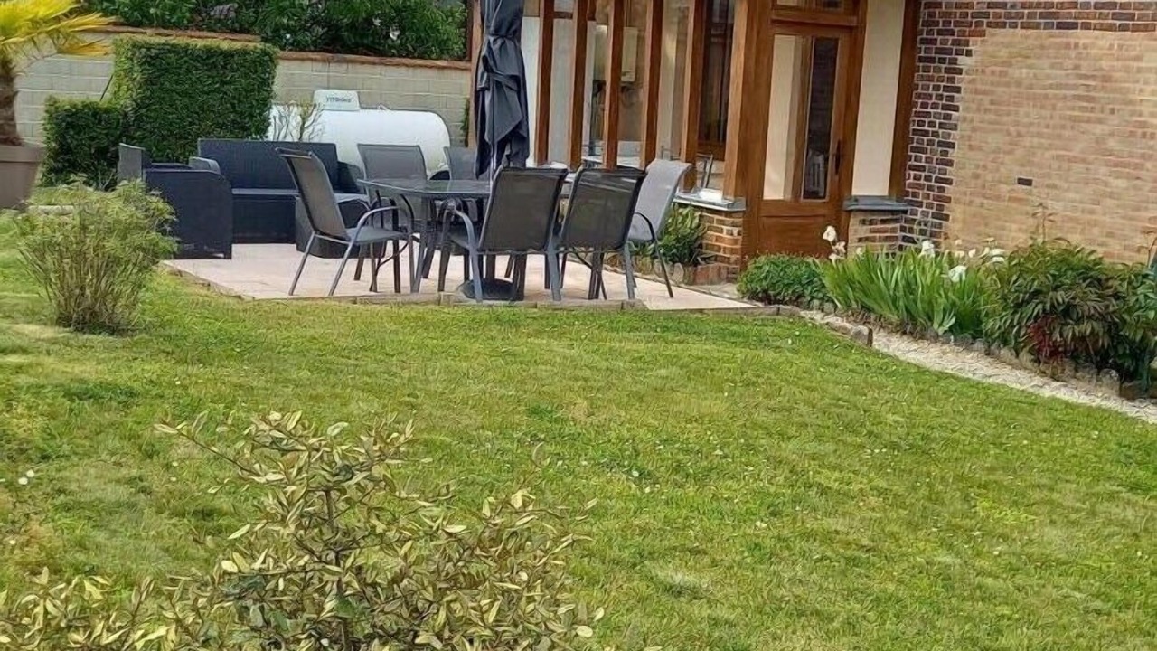 Photo of Outdoor in Pougy