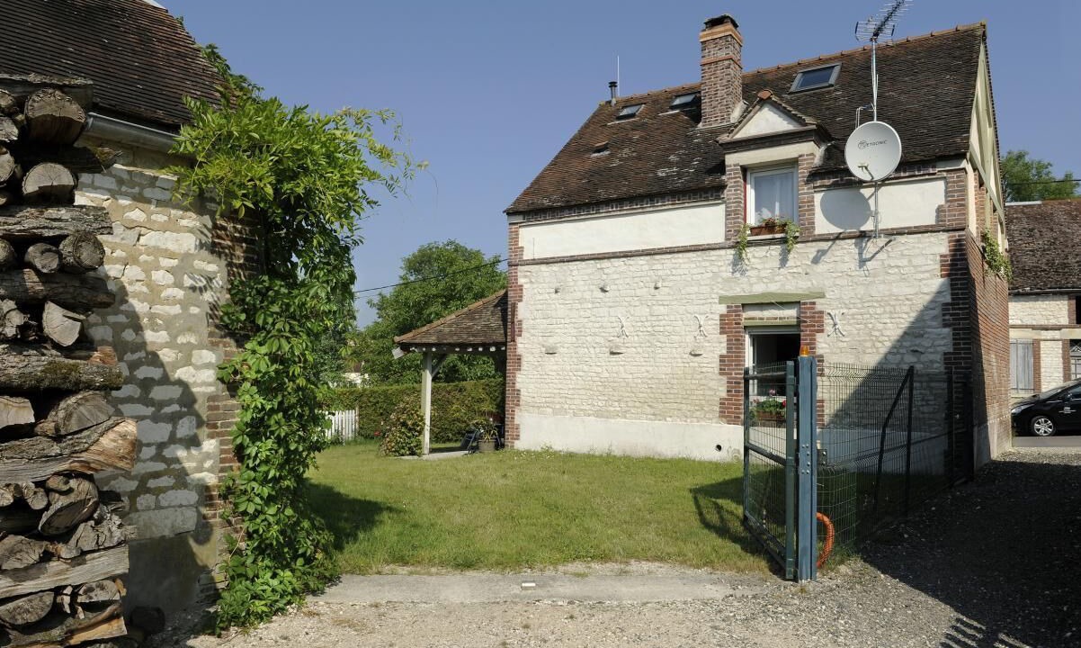 Photo of Outdoor in Eaux-Puiseaux