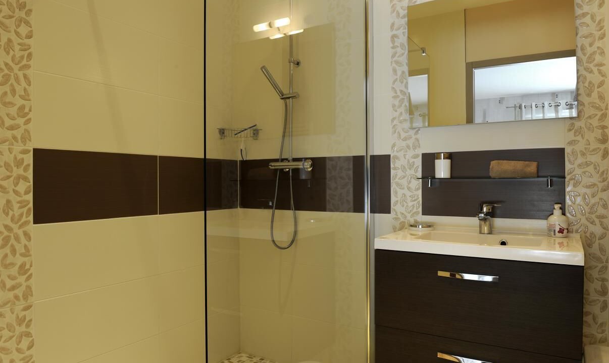 Photo of Bathroom in Creney-pres-Troyes