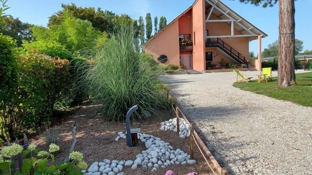 Photo of Outdoor in Geraudot