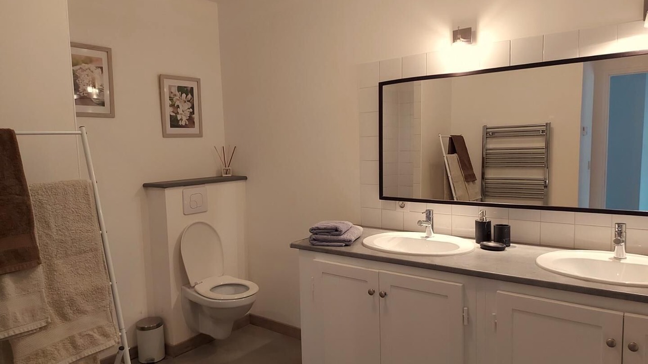 Photo of Bathroom in Geraudot