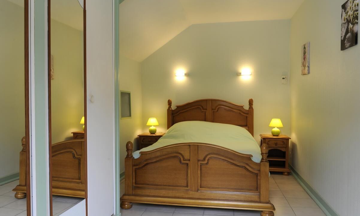 Photo of Bedroom in Montfey