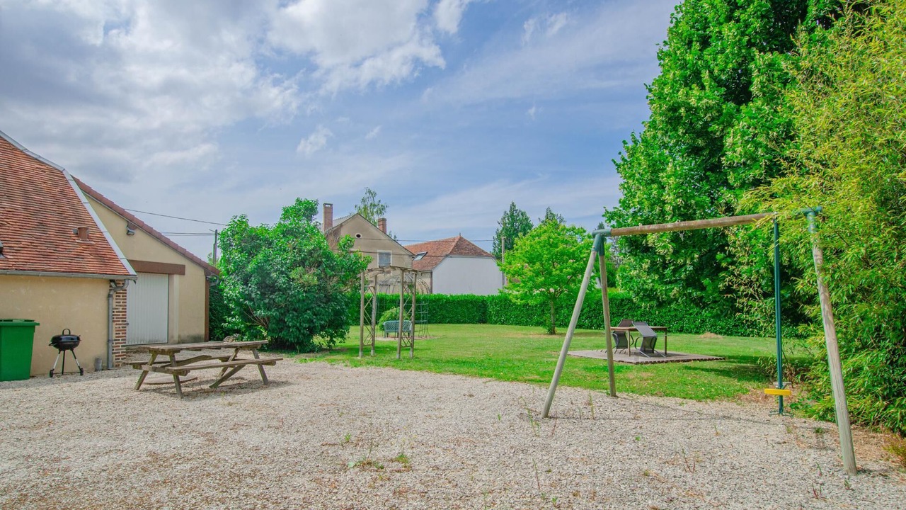 Photo of Others in Montfey