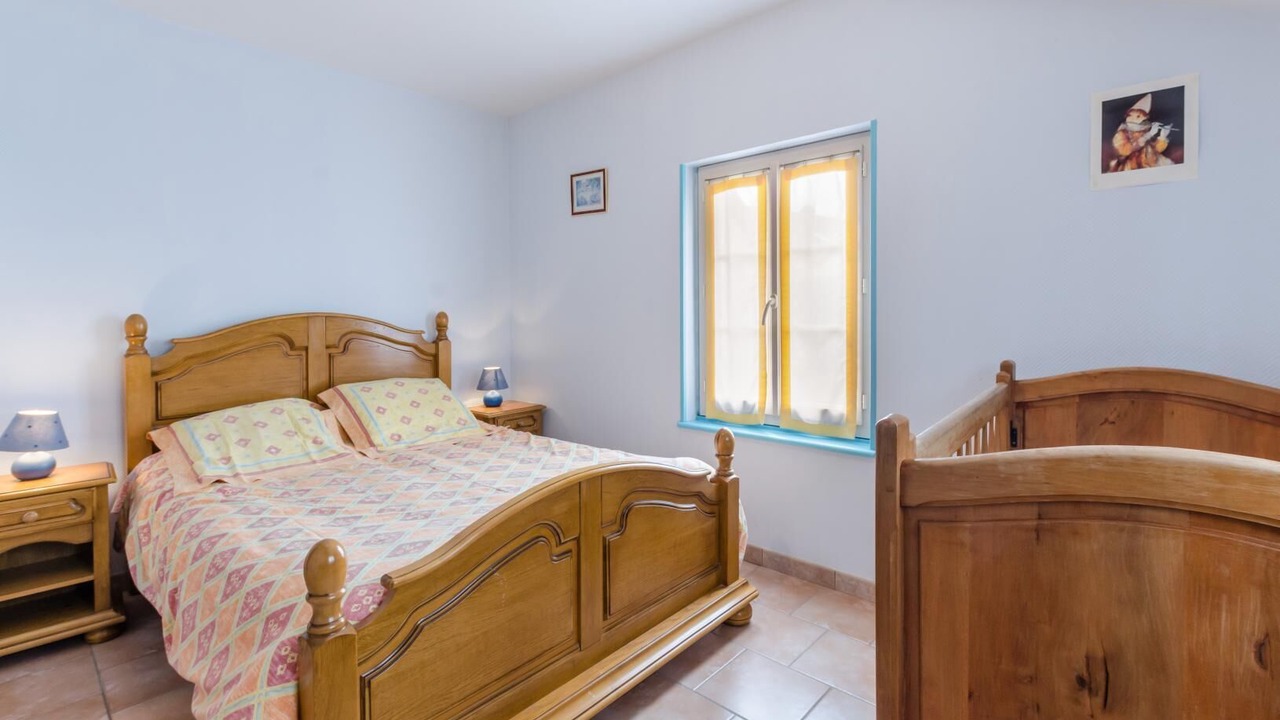 Photo of Bedroom in Montfey