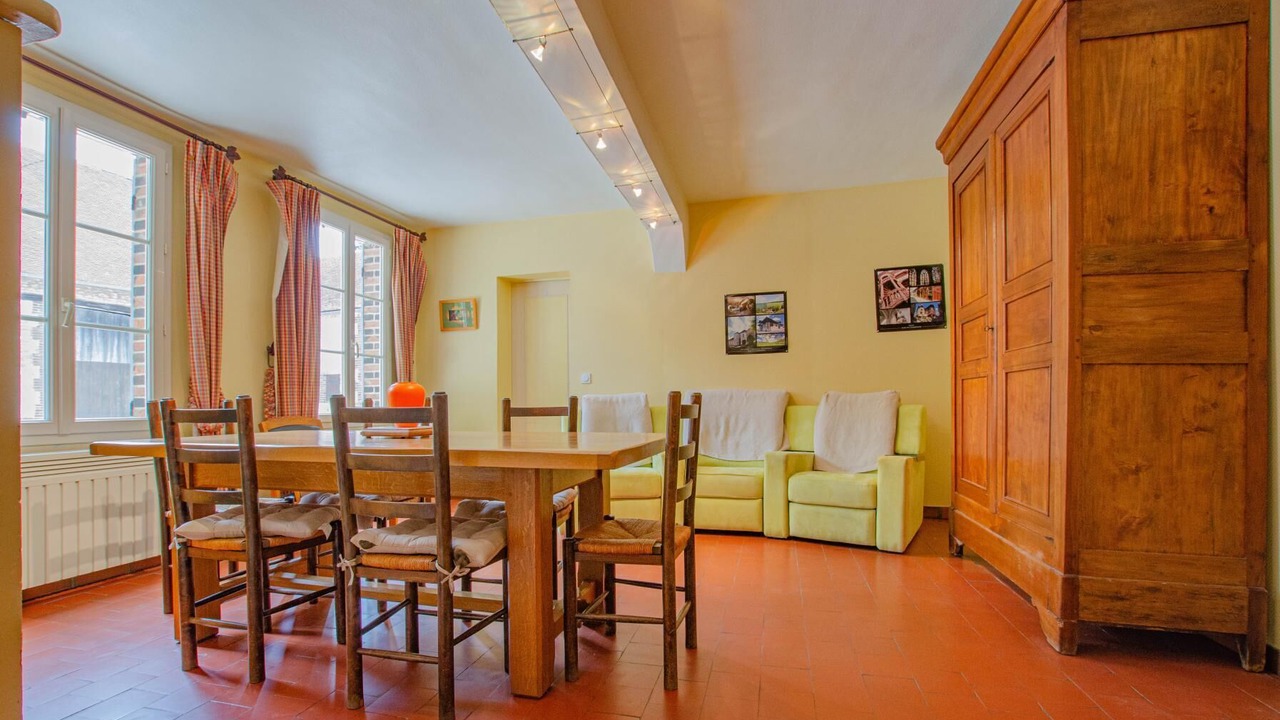 Photo of Others in Montfey