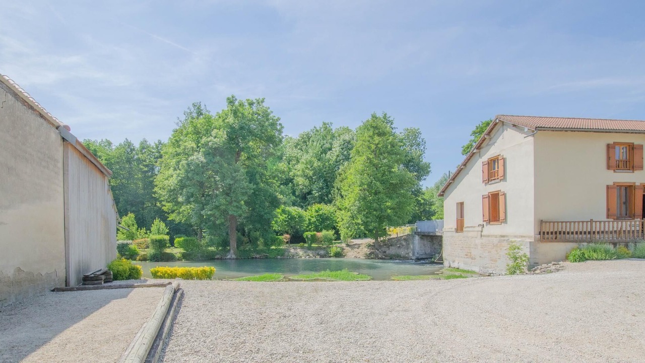 Photo of Outdoor in Lhuitre