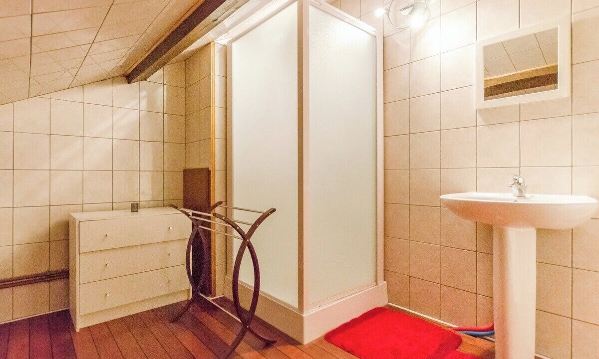 Photo of Others in Lhuitre