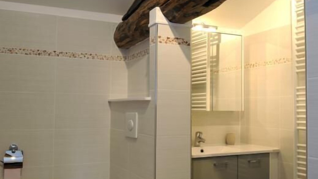 Photo of Bathroom in Rosnay-l'Hopital