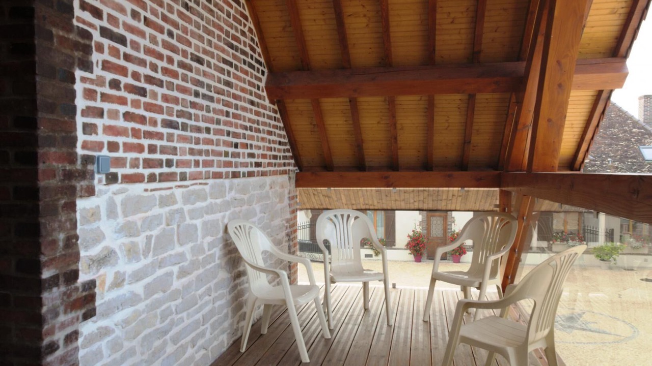 Photo of Patio Balcony in Fontaine-les-Gres