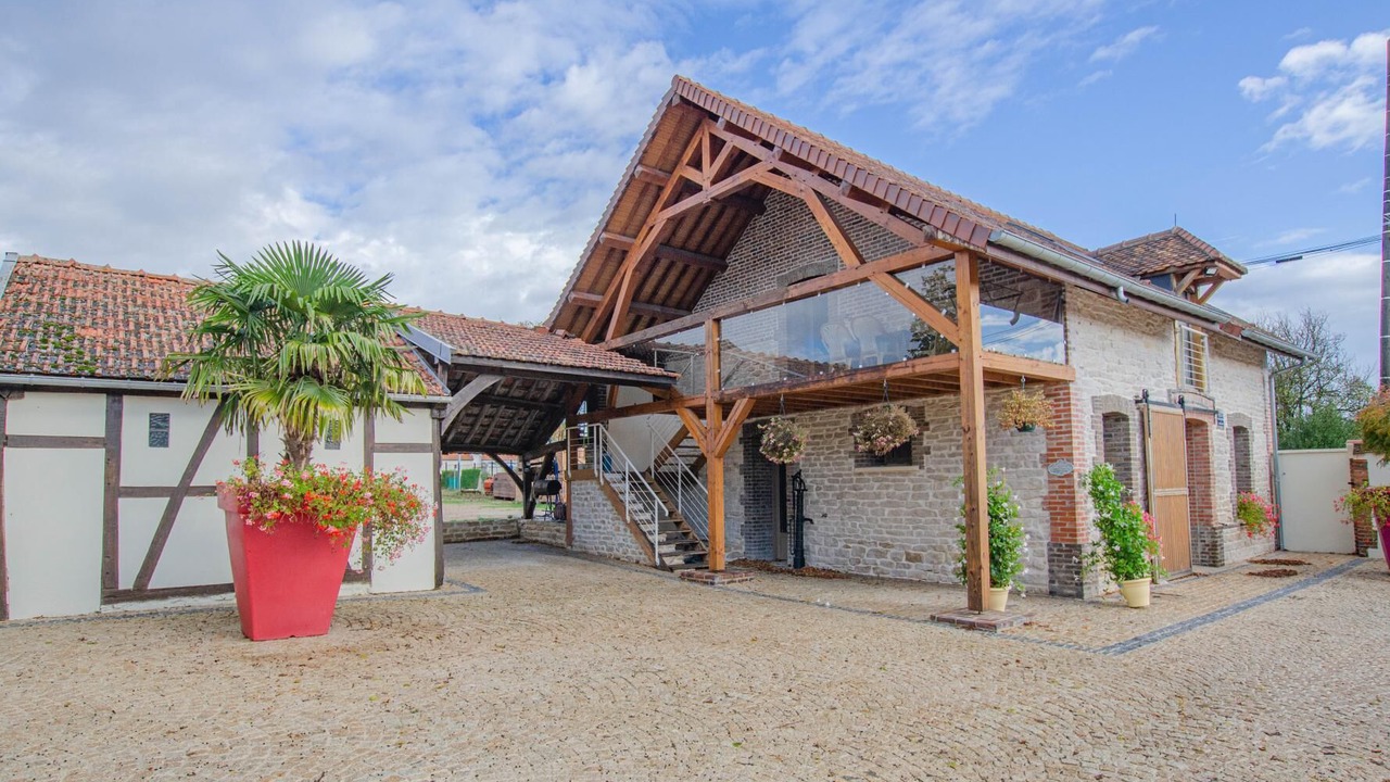 Photo of Outdoor in Fontaine-les-Gres