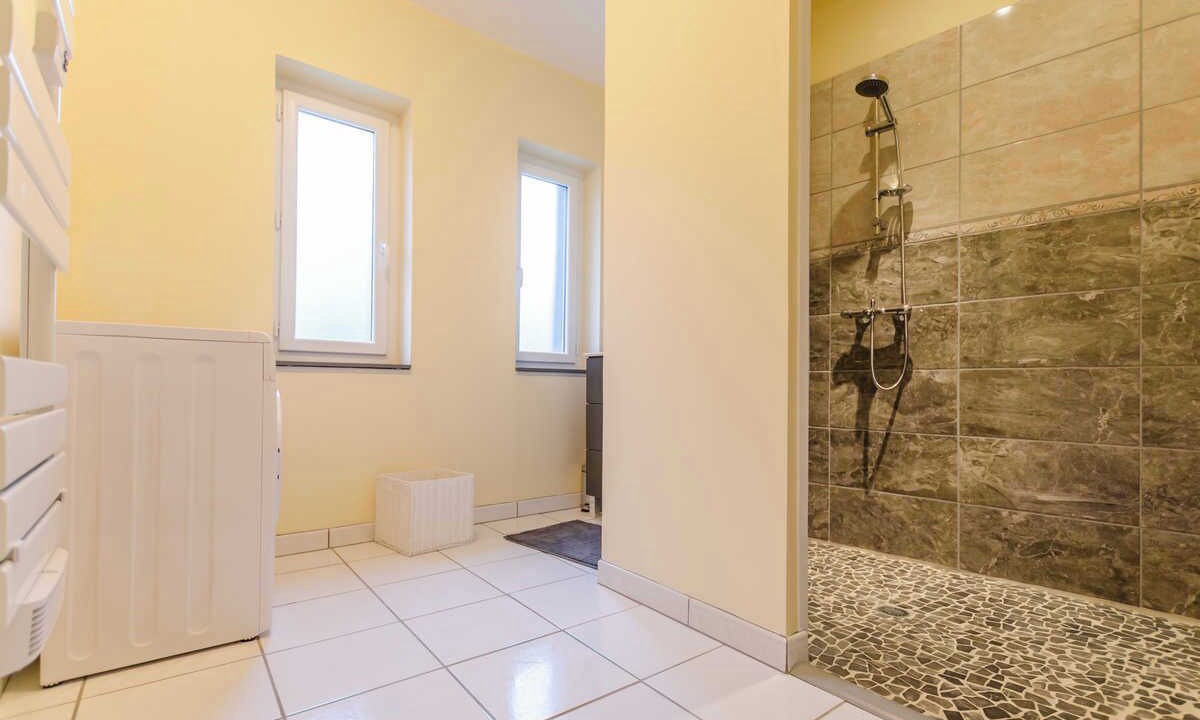 Photo of Bathroom in Rigny-la-Nonneuse