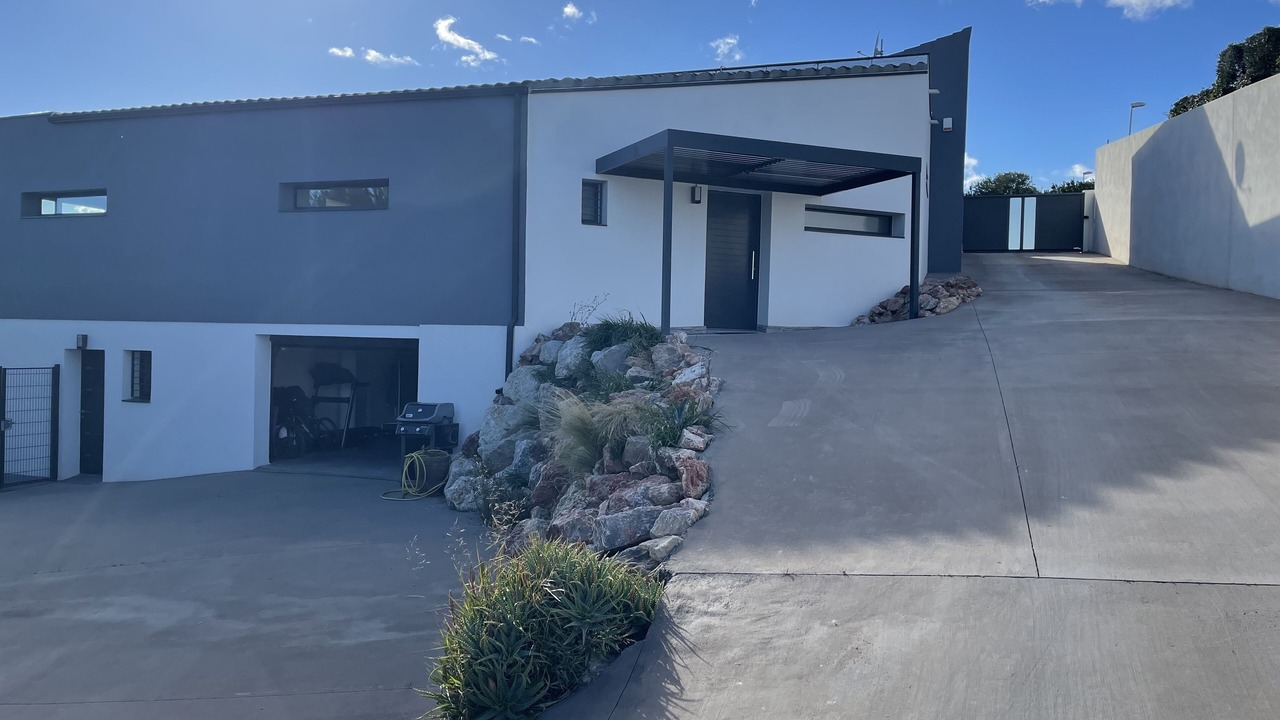 Photo of Outdoor in Poussan