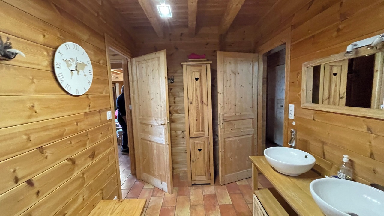 Photo of Bathroom in Murat-le-Quaire