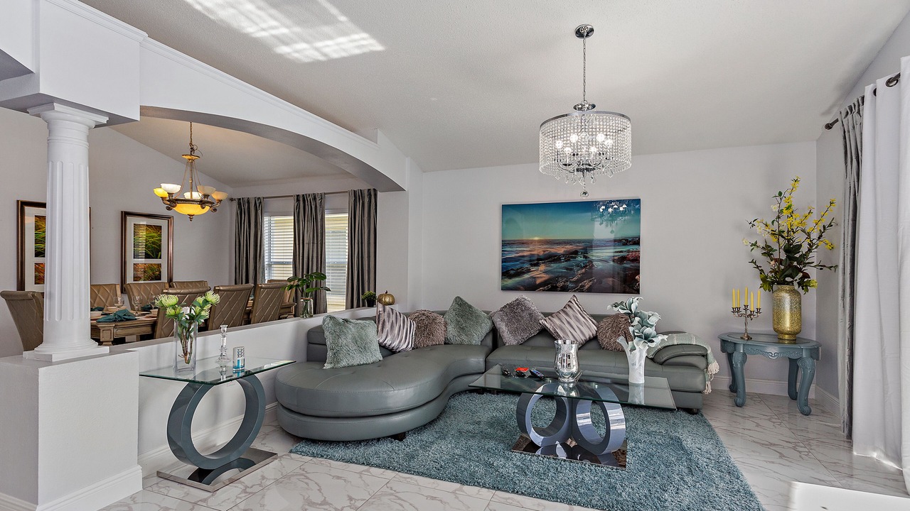 Photo of Livingroom in Eagle Pointe South