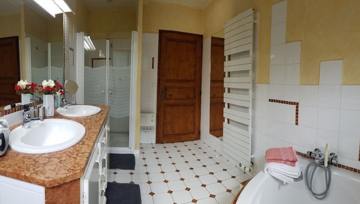 Photo of Bathroom in Boulogne-sur-Gesse