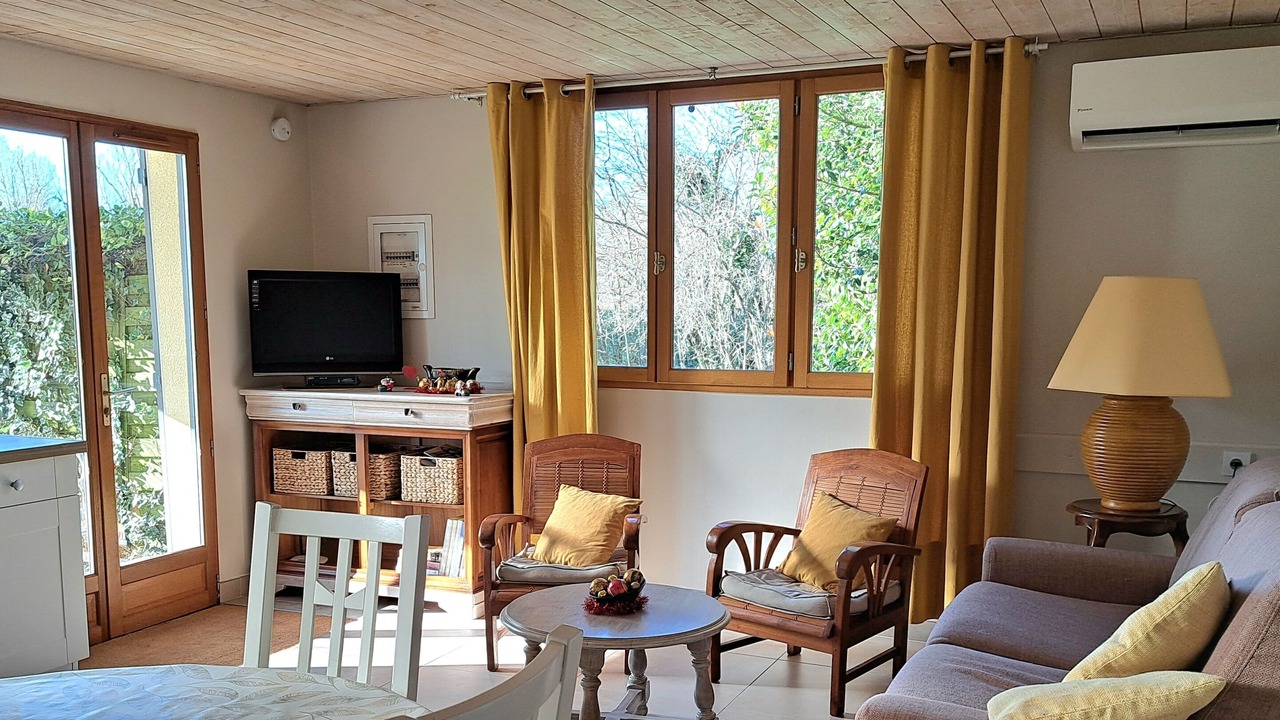 Photo of Livingroom in Bregnier-Cordon