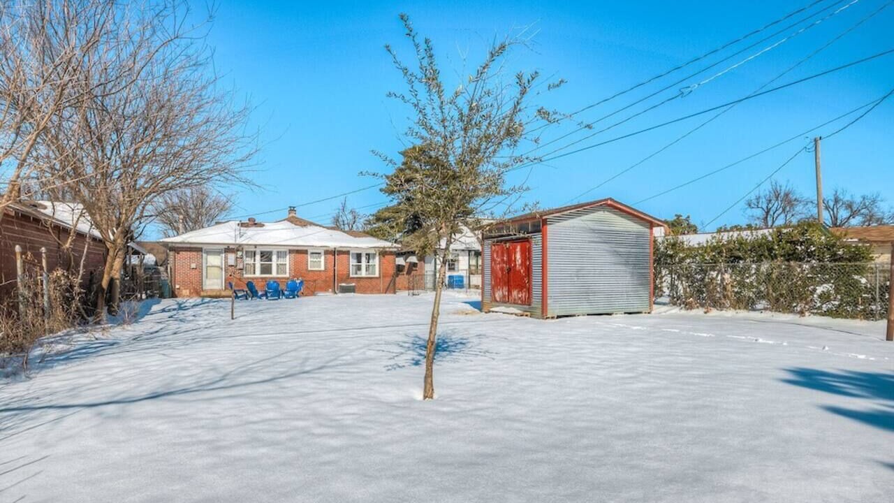 Photo of Outdoor in Crestwood